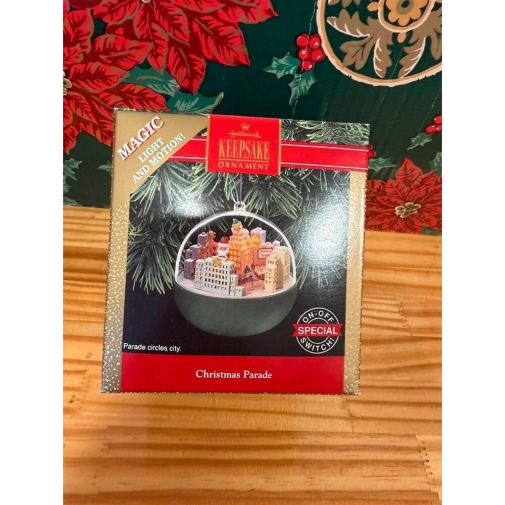 1992 Hallmark Christmas Parade Magic Ornament Light Motion Tested Working Vintag